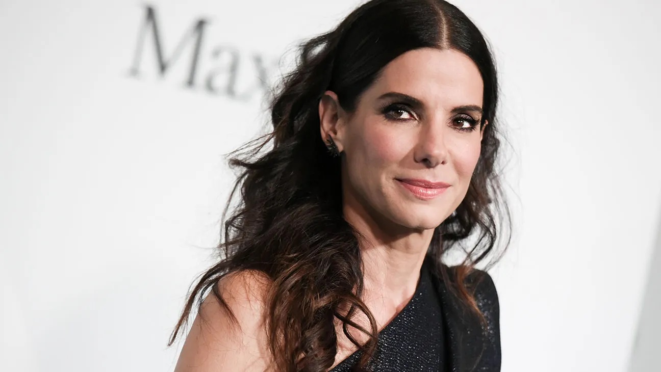 sandra bullock age